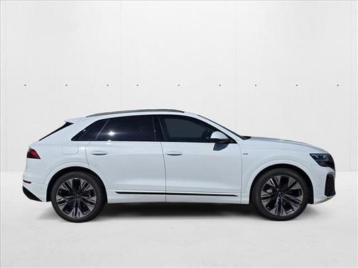 2025 Audi Q8 55 Premium Plus