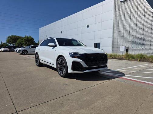 2025 Audi Q8 55 Premium Plus