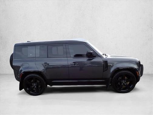 2024 Land Rover Defender 110 V8