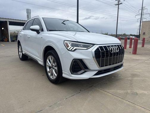 Glacier White Metallic 2025 Audi Q3 Premium 45 TFSI S line quattro Tiptronic