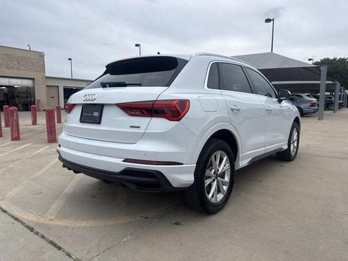 Glacier White Metallic 2025 Audi Q3 Premium 45 TFSI S line quattro Tiptronic