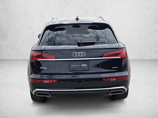 2023 Audi Q5 45 S line Prestige