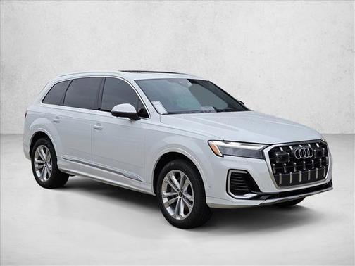 2025 Audi Q7 55 Premium Plus
