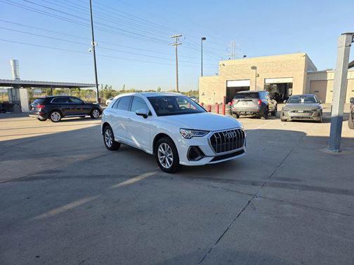 2025 Audi Q3 Premium 45 TFSI S line quattro Tiptronic