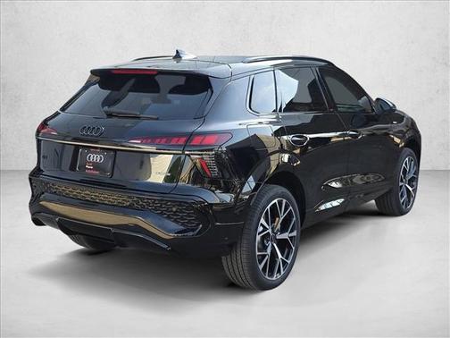 Mythos Black Metallic 2026 Audi Q3 TFSI quattro S tronic