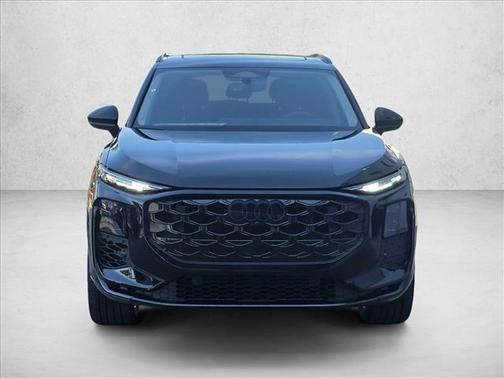 Mythos Black Metallic 2026 Audi Q3 TFSI quattro S tronic