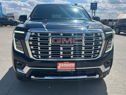 Onyx Black 2025 GMC Yukon XL Denali