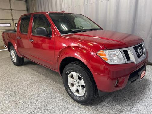 Photo 4 of 25 of 2013 Nissan Frontier SV