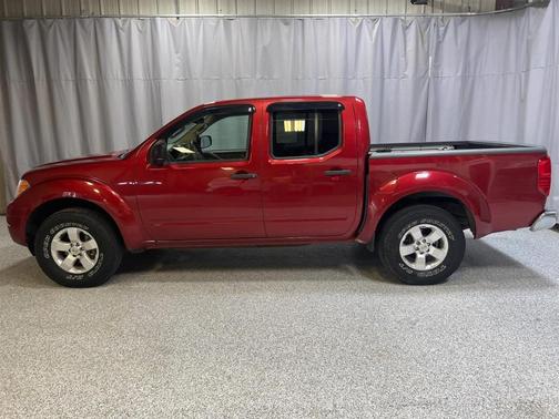Photo 1 of 25 of 2013 Nissan Frontier SV