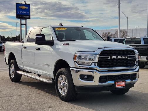 2024 RAM 2500 Big Horn Crew Cab 4x4 6'4' Box