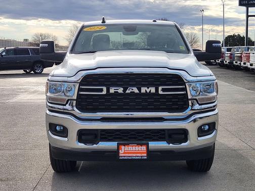 2024 RAM 2500 Big Horn Crew Cab 4x4 6'4' Box