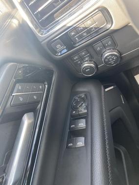 Summit White 2025 GMC Yukon XL Denali