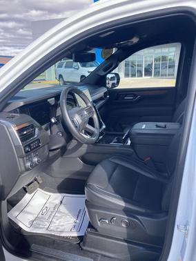 Summit White 2025 GMC Yukon XL Denali