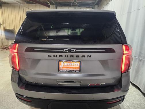 2024 Chevrolet Suburban RST