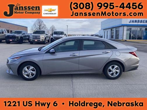 2023 Hyundai ELANTRA SE