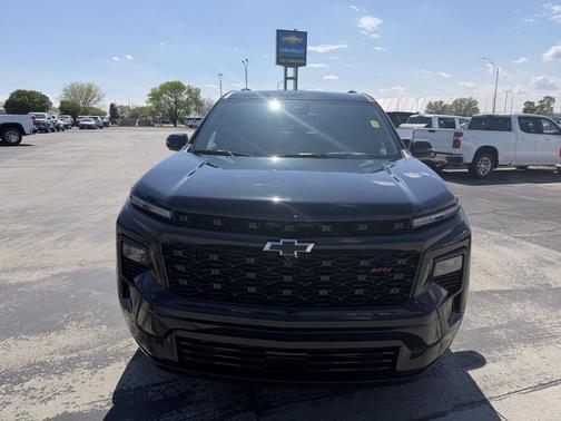 Mosaic Black Metallic 2026 Chevrolet Traverse RS
