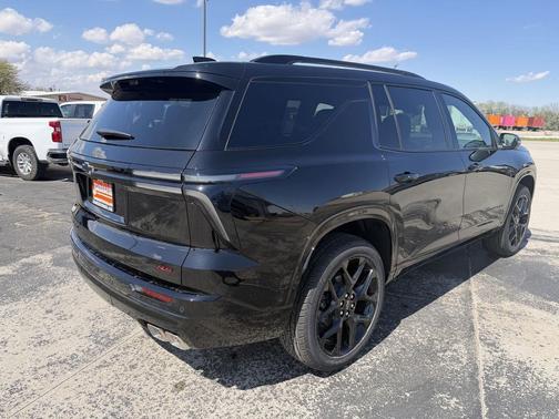 Mosaic Black Metallic 2026 Chevrolet Traverse RS
