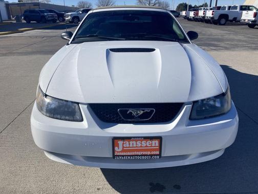 2002 Ford Mustang Base