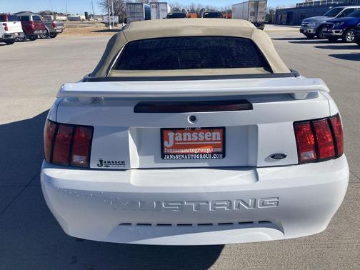 2002 Ford Mustang Base