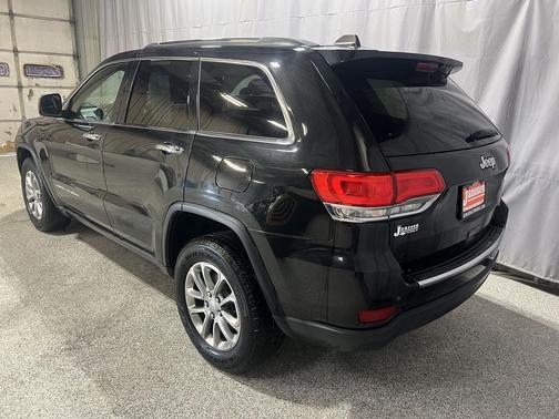Brilliant Black Crystal Pearl 2016 Jeep Grand Cherokee Limited