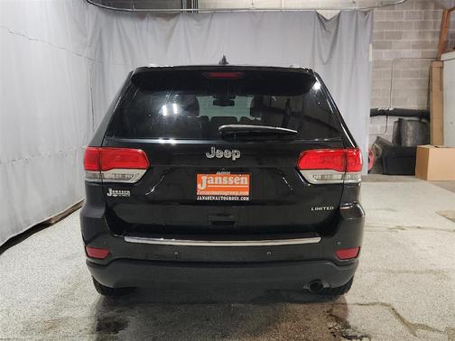 Brilliant Black Crystal Pearl 2016 Jeep Grand Cherokee Limited