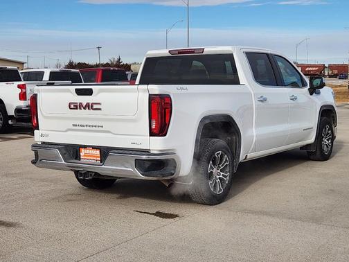 2025 GMC Sierra 1500 SLT