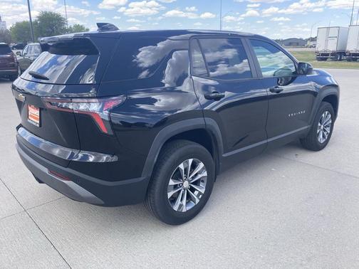 Mosaic Black Metallic 2025 Chevrolet Equinox 1LT