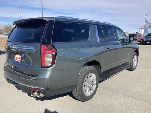 2023 Chevrolet Suburban Premier