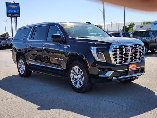 Onyx Black 2025 GMC Yukon XL Denali
