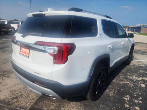 2023 GMC Acadia AWD SLT