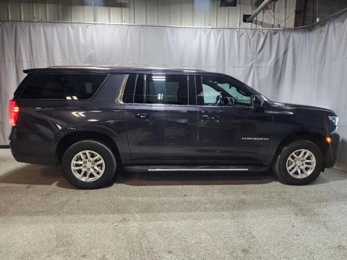 2024 Chevrolet Suburban LT