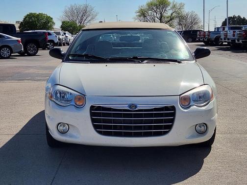 2004 Chrysler Sebring Base