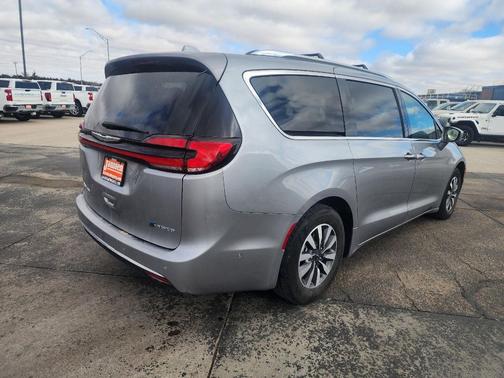 2021 Chrysler Pacifica Hybrid Touring L