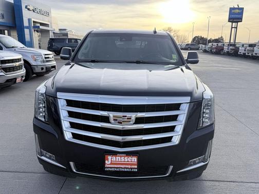 2017 Cadillac Escalade ESV Luxury
