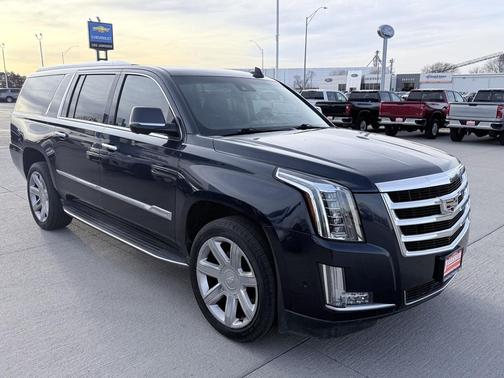 2017 Cadillac Escalade ESV Luxury