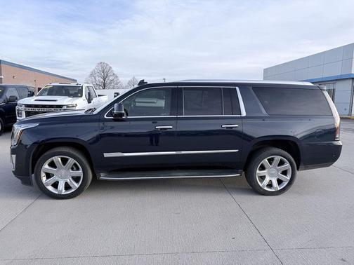2017 Cadillac Escalade ESV Luxury