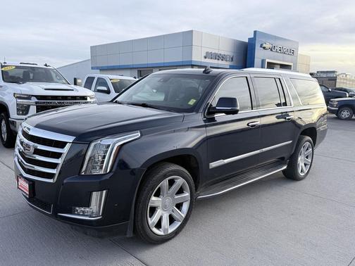 2017 Cadillac Escalade ESV Luxury