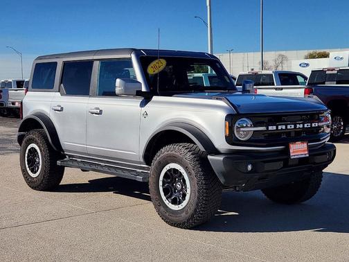 2023 Ford Bronco Outer Banks
