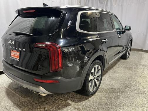 Ebony Black 2022 Kia Telluride S