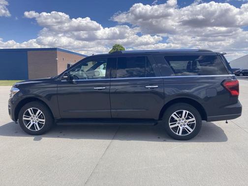 Dark Matter Gray Metallic 2024 Ford Expedition Max Limited