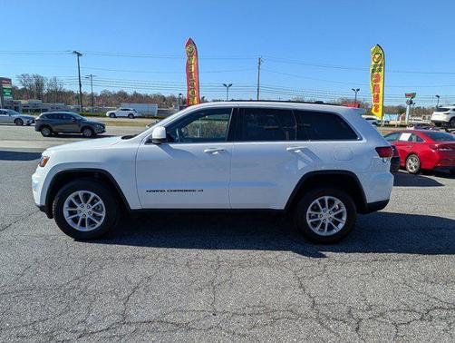 2022 Jeep Grand Cherokee Laredo
