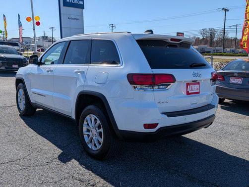 2022 Jeep Grand Cherokee Laredo