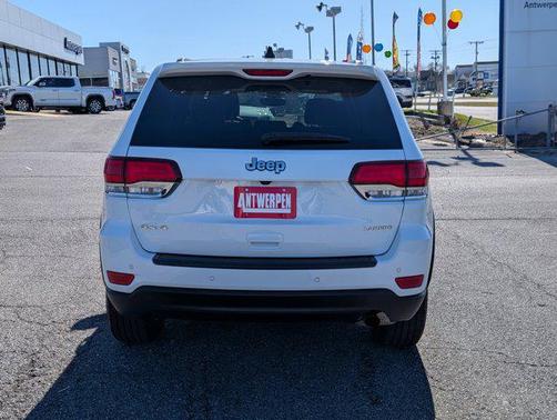 2022 Jeep Grand Cherokee Laredo