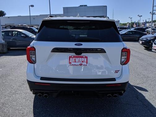 Photo 4 of 33 of 2020 Ford Explorer ST