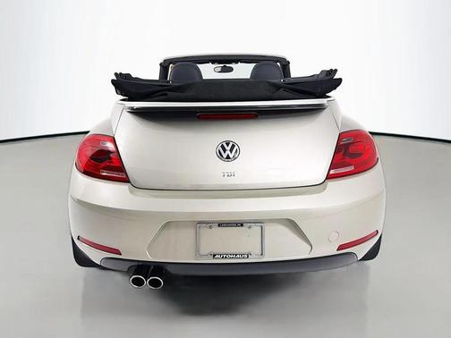 Moonrock Silver Metallic/Black Roof 2015 Volkswagen Beetle DSG 2.0L TDI