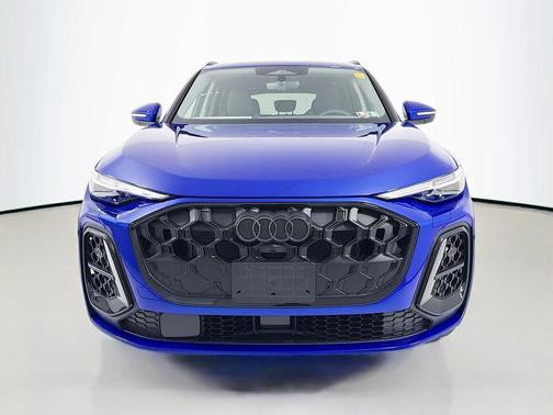 Ultra Blue Metallic 2026 Audi Q5 Premium Plus TFSI quattro S tronic