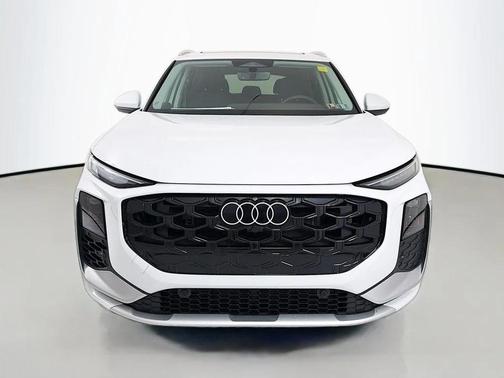 Glacier White Metallic 2026 Audi Q3 S line