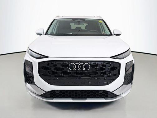 Glacier White Metallic 2026 Audi Q3 S line