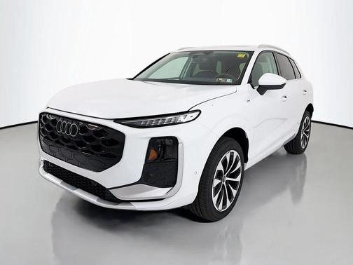 Glacier White Metallic 2026 Audi Q3 S line