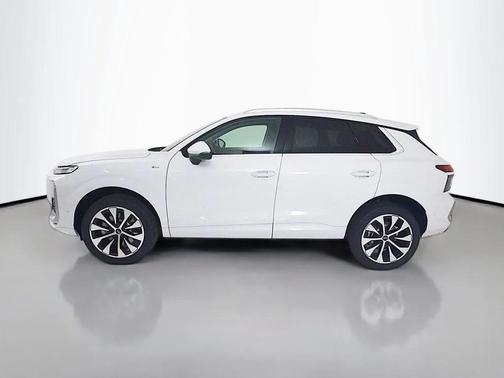 Glacier White Metallic 2026 Audi Q3 S line